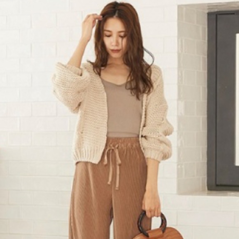 Oversized cardigan baggy sleeves